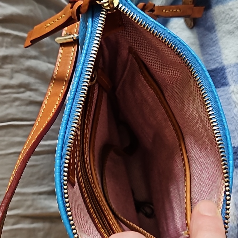 Dooney & Bourke Dillen Letter Carrier in vibrant blue - Picture 2 of 8